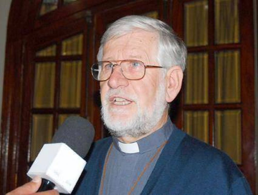 Distinci�n post mortem Para el obispo Palentini