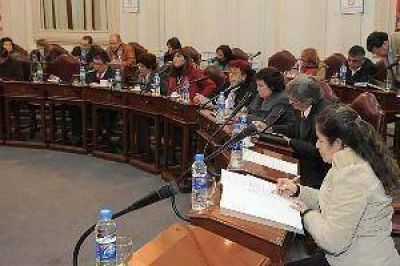 Maestros fueron homenajeados en la Legislatura local
