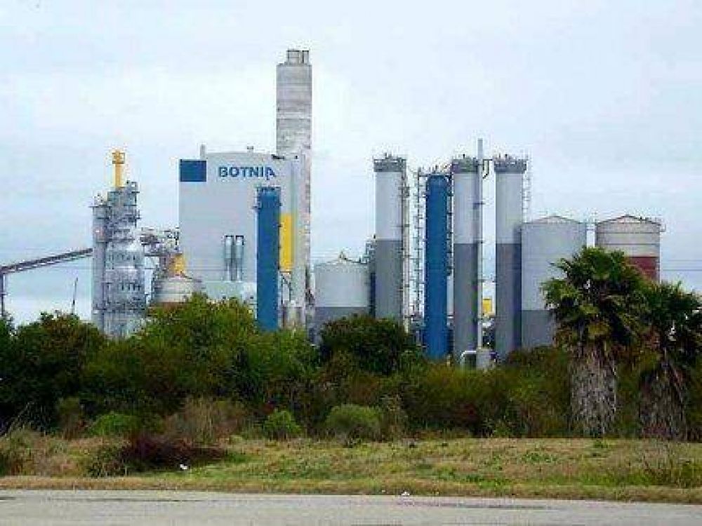 Realizaron nuevo monitoreo a la ex Botnia y la semana que viene analizar�n el r�o Uruguay 