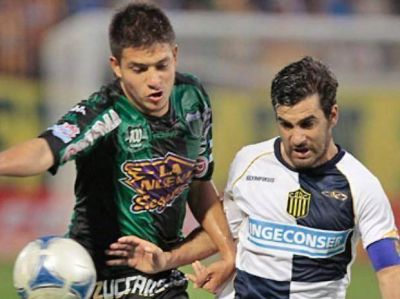 Ferrari volvi� a entrenar diferenciado y es duda en Central para jugar con Olimpo