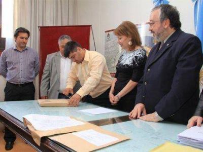 Paran�: Licitaron obras de asfalto y desag�es para el barrio Presidente Per�n