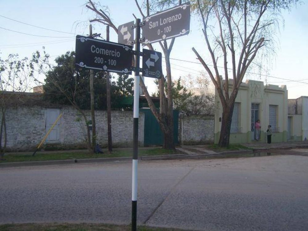 Se hacen pasar por polic�as y roban una casa
