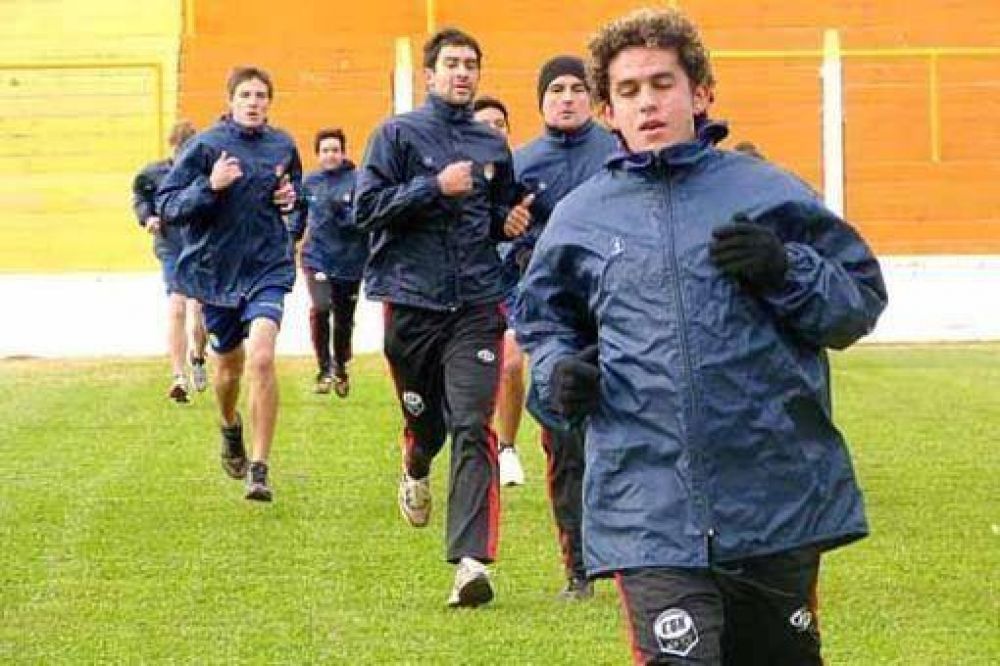 Crucero prepara el duelo ante el alica�do Instituto