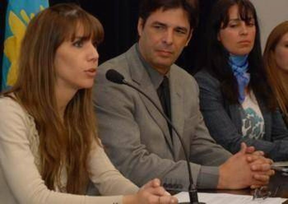 La Municipalidad present� dos programas para erradicar la violencia intrafamiliar