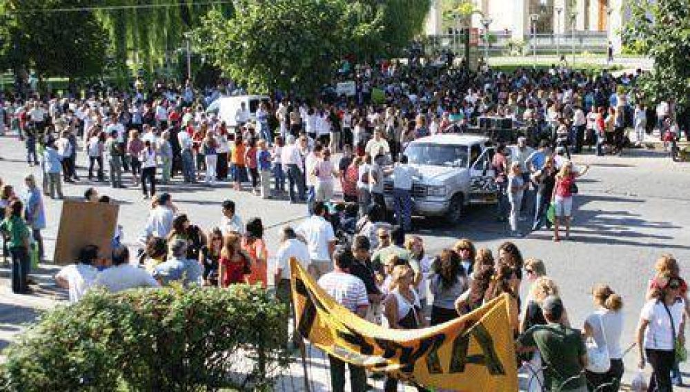 Vuelven las clases y ahora son los docentes los que van a la Justicia :