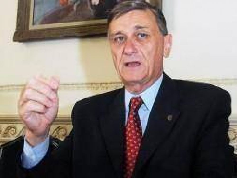 Binner: "Si los mandamos a la guerra con 18, bien pueden votar con 16 a�os"