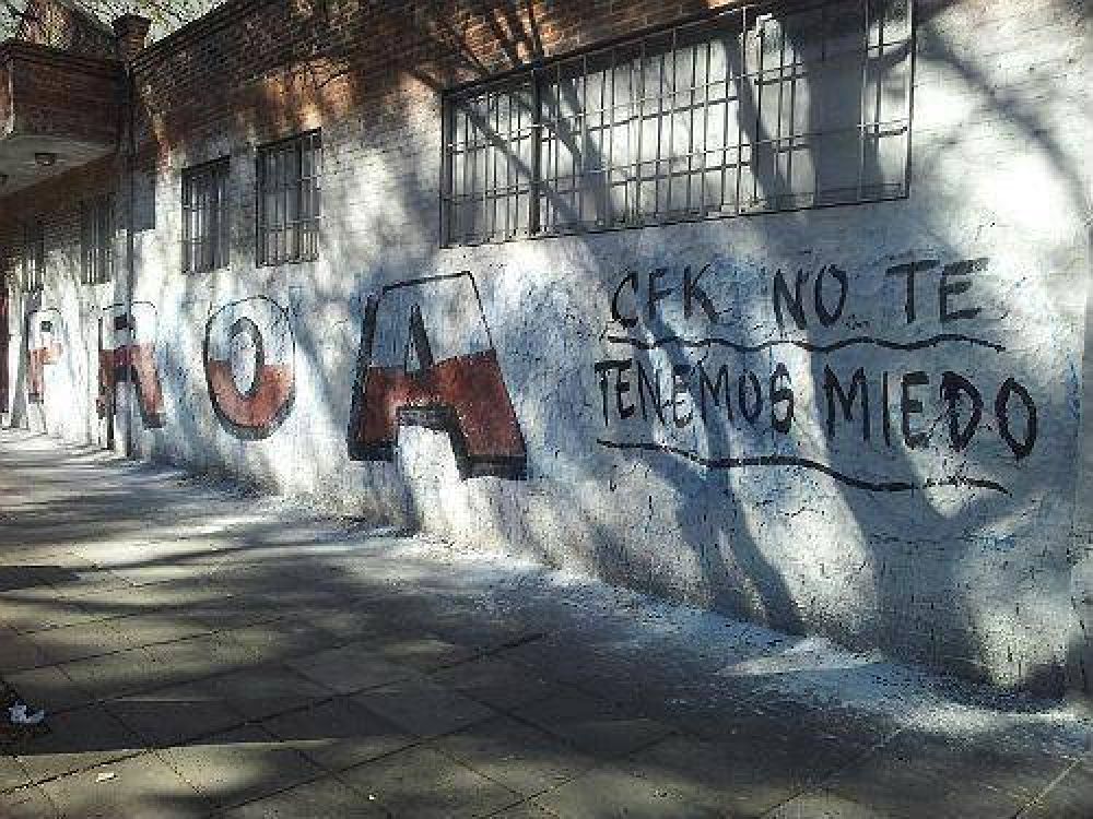 "CFK no te tenemos miedo", dicen los radicales PRO
