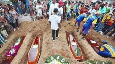 Masacran a 6 j�venes de una favela en las afueras de R�o
