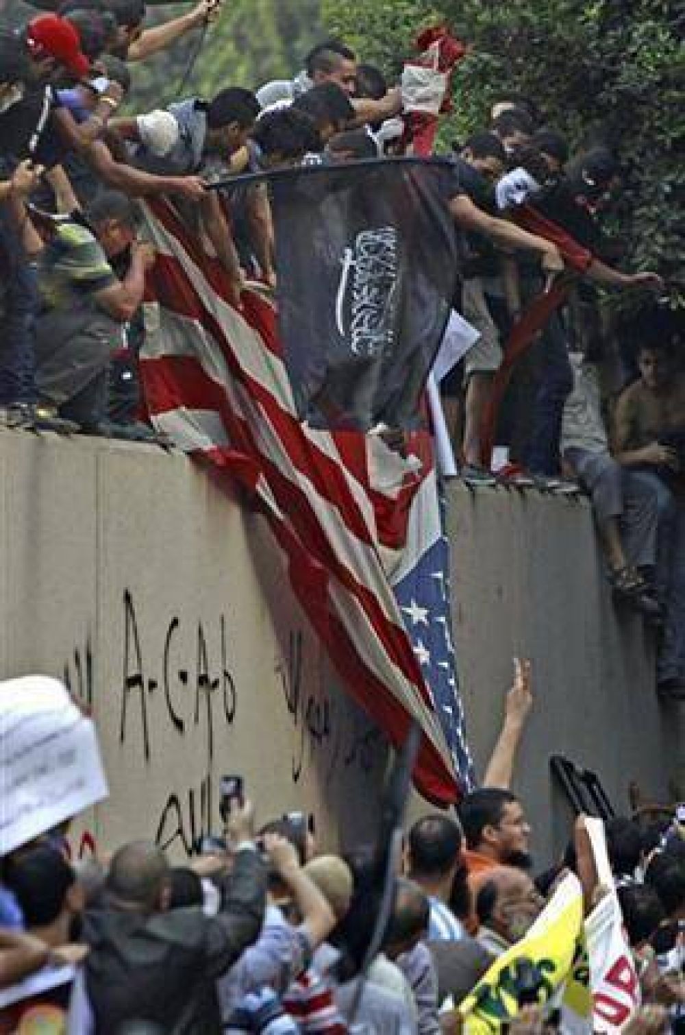 D�a de furia contra dos sedes diplom�ticas norteamericanas