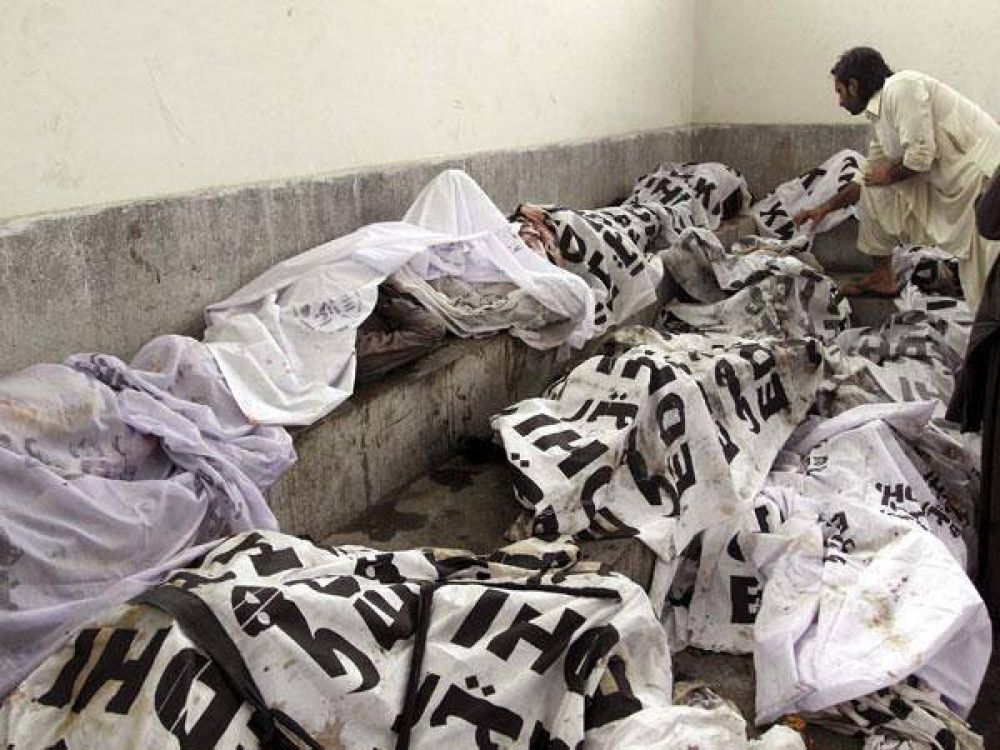 Tr�gico incendio en Pakist�n: 240 muertos