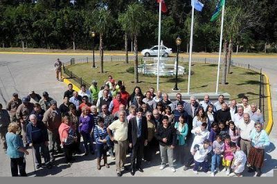 Paesani inaugur� la remodelaci�n de una rotonda en Don Torcuato