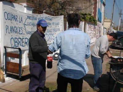 Lobais: "vamos a defender la fuente laboral de Acetatos"