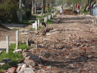 Vecinos de la ribera esperan por la vuelta de las obra