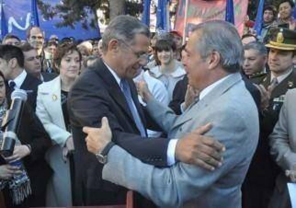 Tras los roces, Sapag y Quiroga se unieron para criticar a los gremios 
