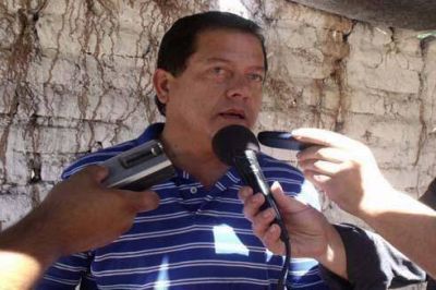 Avila enojado con sus concejales