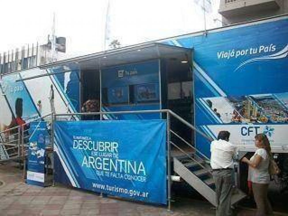 Trailer de Naci�n se instal� en el centro de Roca