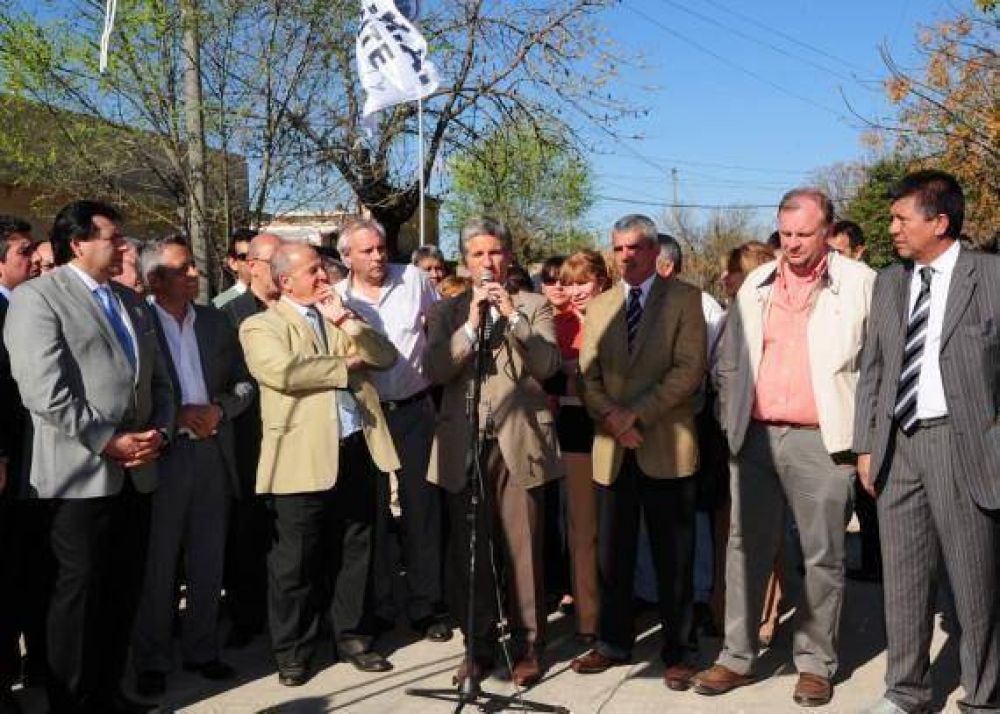 El Gobernador invit� a todos los mercedinos a participar del comienzo de repatriaci�n de los restos del �Mono� Gatica
