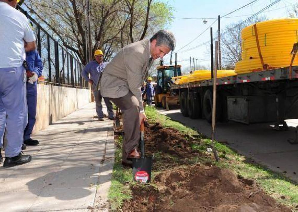 Villa Mercedes: el gas natural para el barrio Las Mirandas comenz� a hacerse realidad