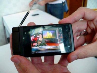 Claro y Samsung fabricar�n en Tierra del Fuego celulares con TV digital