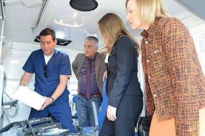 Fundaci�n Hamburgo don� una ambulancia al Cepsi