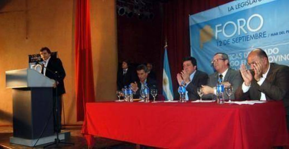Mariotto le reabre las puertas del kirchnerismo a Pulti que sin ruborizarse habl� de la Ley de Medios