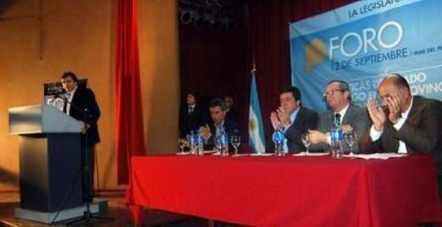 Mariotto le reabre las puertas del kirchnerismo a Pulti que sin ruborizarse habl� de la Ley de Medios