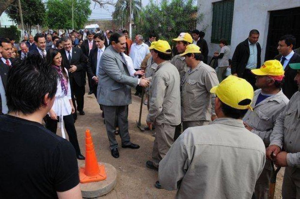 "Para votar en Tucum�n faltan cuatro a�os" 	