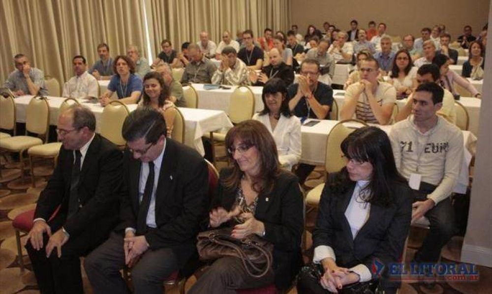 Cient�ficos de todo el mundo debaten en Corrientes sobre f�sica y qu�mica