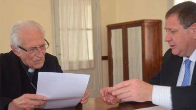 Rogel present� un proyecto para penalizar la venta de beb�s