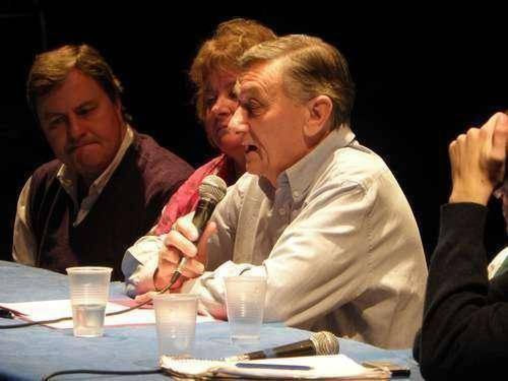 Omar Ducl�s en el cierre del encuentro del Movimiento Nacional Reformista