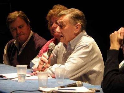 Omar Ducl�s en el cierre del encuentro del Movimiento Nacional Reformista