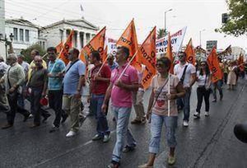 El Banco Europeo, el FMI y la UE quieren que los griegos trabajen 13 horas al da