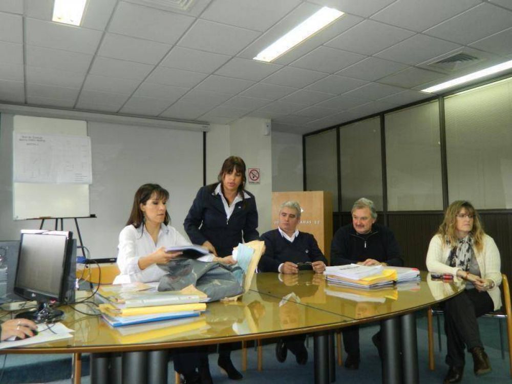 OSSE REALIZ� APERTURA DE SOBRES PARA LLEVAR EL SERVICIO DE CLOACAS AL SEGUNDO SECTOR DEL BARRIO FARO NORTE