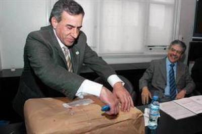 Cariglino denunci� a Mariotto por "intimidaci�n p�blica" con el crimen de un enfermero