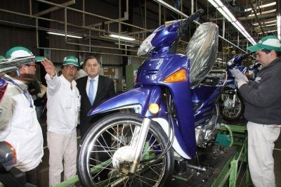 Florencio Varela: Pereyra conoci� los nuevos modelos de producci�n de Honda