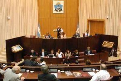 En la Legislatura no falta nada