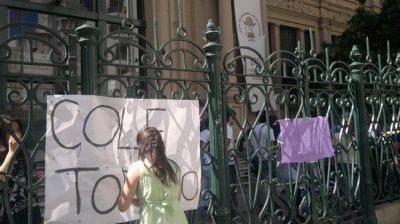 Levantaron la toma del colegio Jer�nimo Luis de Cabrera