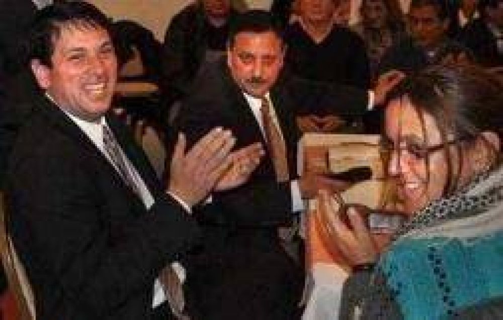 Quintela y Bordagaray salieron en defensa de los antimineros