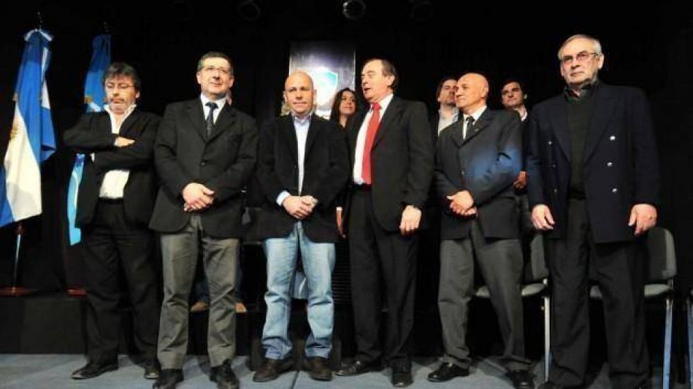 Sastre tom� juramento a las nuevas autoridades del gabinete