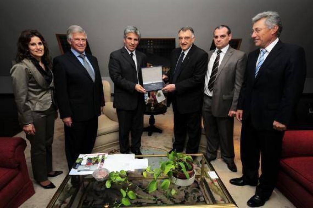 Poggi recibi� los saludos protocolares de directivos de la Federaci�n Argentina de Consejos Profesionales de Ciencias Econ�micas