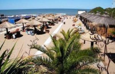 Aclaran los precios para el alquiler de las carpas en Honu Beach