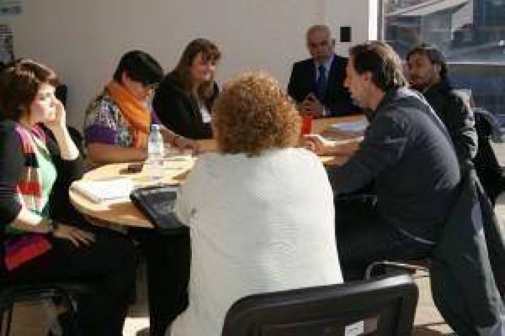 Funcionarios de la Comisi�n Nacional de Centros Infantiles visitan la Provincia