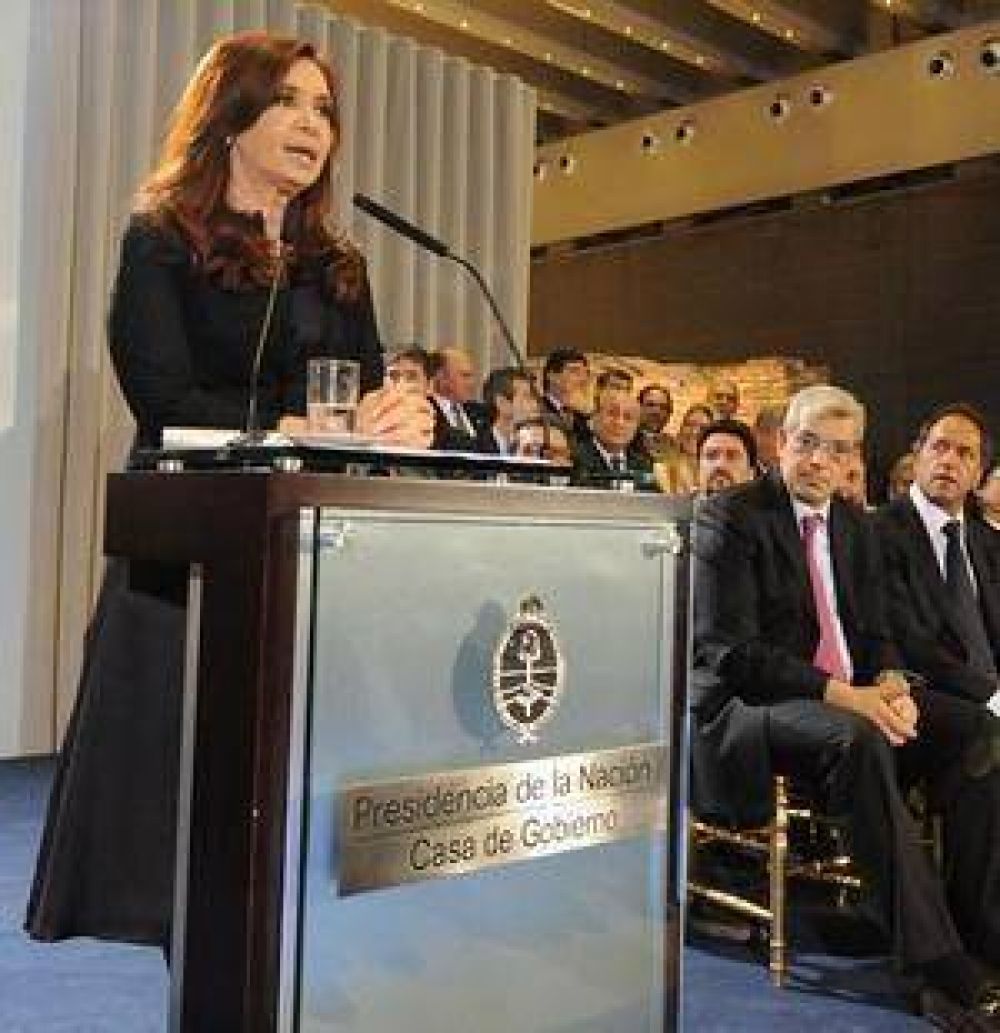 Juntan firmas contra la posible re reelecci�n de Cristina