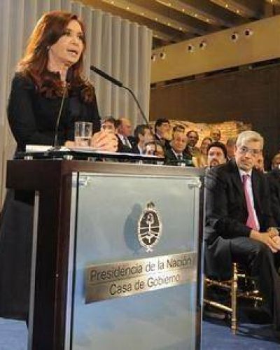 Juntan firmas contra la posible re reelecci�n de Cristina