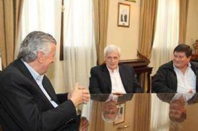 Cal� no habl� de su candidatura en la Central Obrera