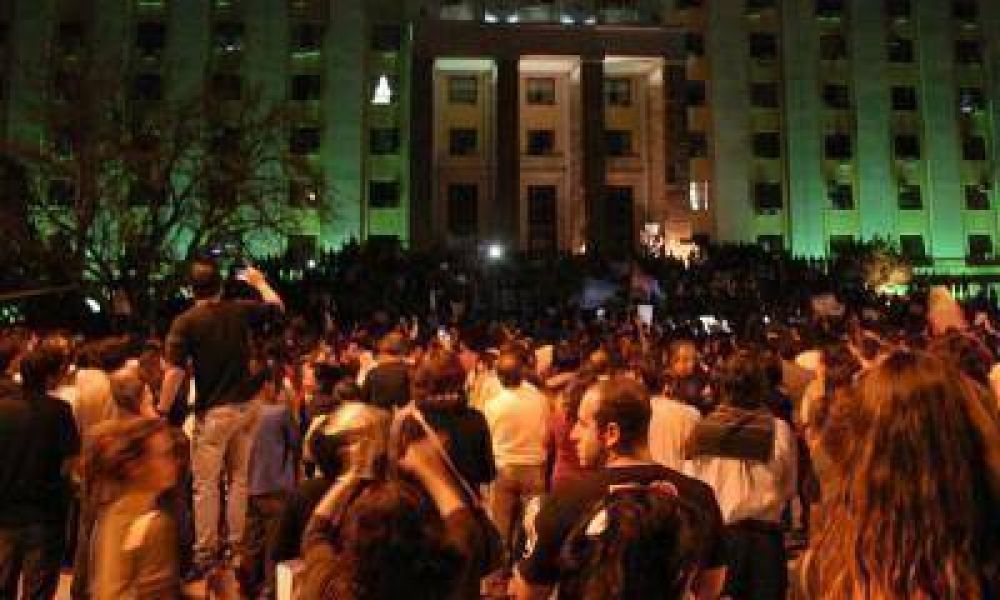 M�s de 10 mil mendocinos se manifestaron en el Centro en contra del Gobierno nacional