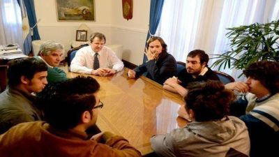 Bahl se interioriz� sobre la pe�a del estudiante que se realizar� en Oro Verde