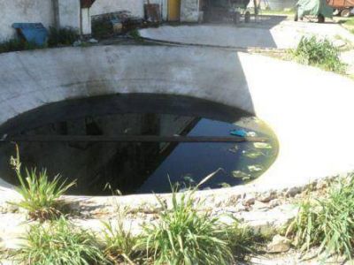 Un ni�o de diez a�os casi se ahoga en los pozos de silos que se est�n desmantelando