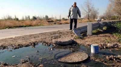  En Panquehua est�n hartos del desborde de las cloacas