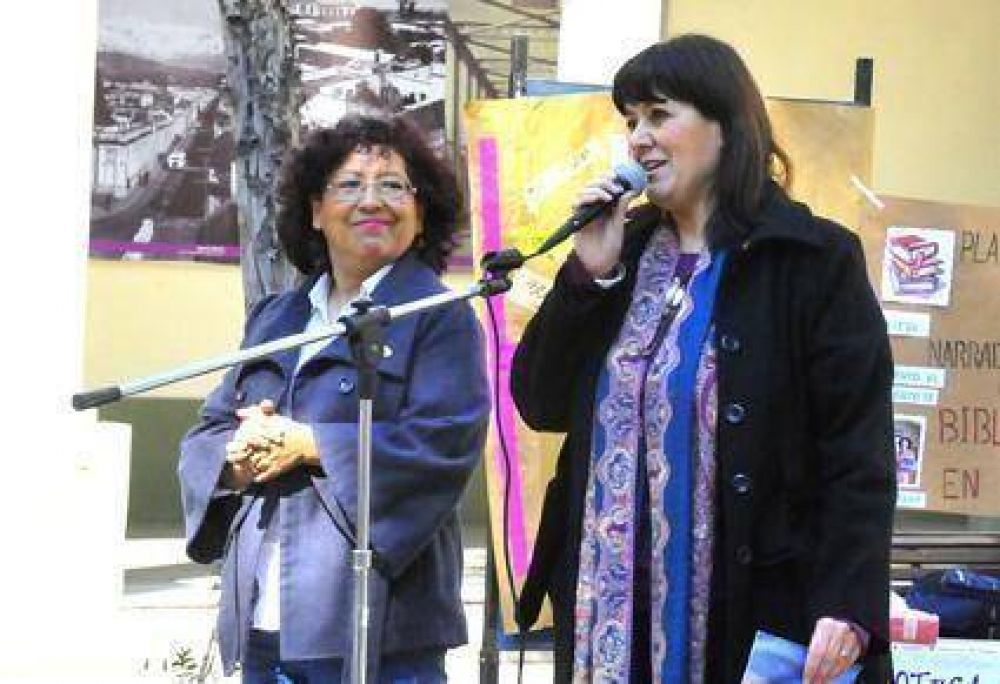 Bibliotecarios juje�os Conmemoraron su d�a